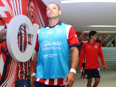 Chicharito se la pone difícil a Chivas