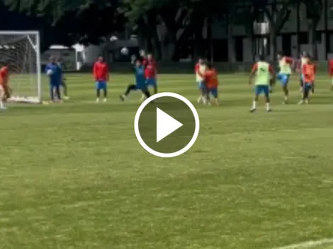 Tres golazos de Yael Padilla en la práctica de Chivas