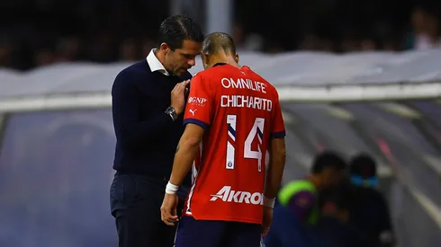 Fernando Gago habló de Chicharito Hernández.