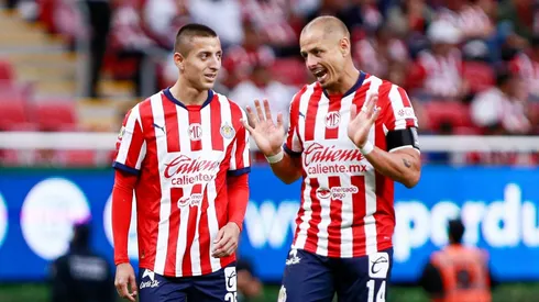 Chicharito elogia al Piojo Alvarado.