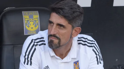 Pauno en el banquillo de Tigres.