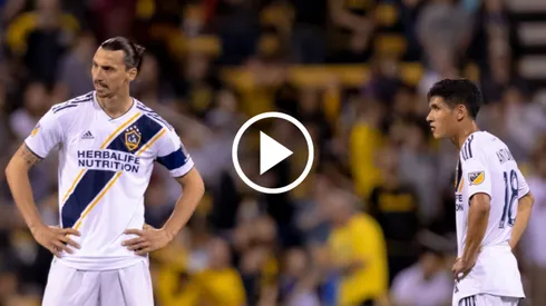 Zlatan durante un juego de Galaxy con Antuna.