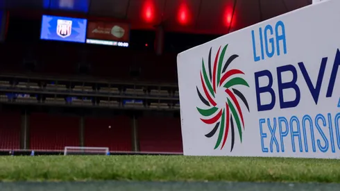 Así se encuentra el campo de juego del Estadio Akron.