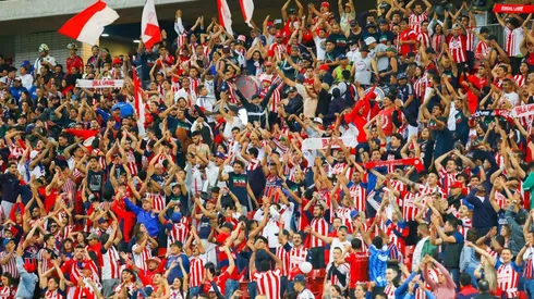 Los aficionados abandonaron las tribunas del Estadio Akron con sensaciones encontradas