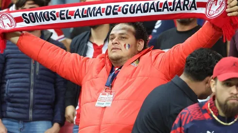Los grupos de animación invitaron a los asistentes al partido a llevar su bufanda rojiblanca
