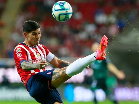 El golazo del Pocho al América, jugando con Chivas