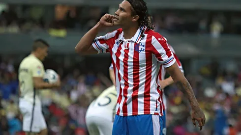 El nuevo trabajo de Carlos Gullit Peña mientras juega en Emiratos Árabes: ¿CERCA EL RETIRO?