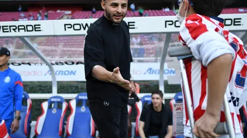 Alexis Vega acaparó la atención de los aficionados rojiblancos en la cancha