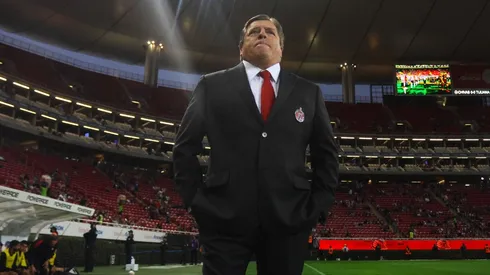 Miguel Herrera sufrió su primer ante la Chivas en fase regular de Liga MX en una década
