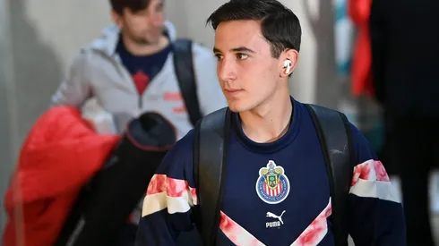 La sorpresiva decisión que tomó Paunovic con Pérez Bouquet para el juego de Chivas frente a Xolos por la Jornada 7