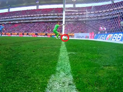 ¡No entró! Ponen en duda el gol de Gallos