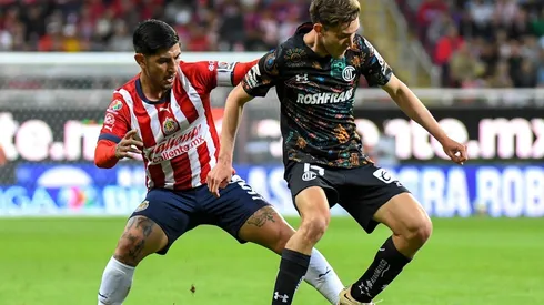¿Por qué Víctor Guzmán le robó el gafete de capitán en Chivas a Fernando Beltrán?
