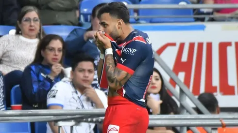 ¡COMPROMETIDO! A dos días de su operación Alexis Vega así trabaja en su rehabilitación para volver con Chivas