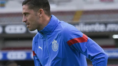 Ormeño se mantiene entrenando con el plantel principal de las Chivas hasta su salida