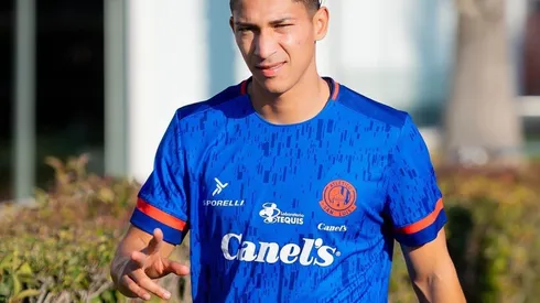 Zaldívar enfrentará a las Chivas por segunda ocasión en su carrera profesional