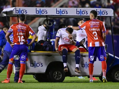 Alexis recibe apoyo de la afición tras lesionarse