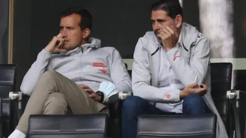 Fernando Hierro explota por salida de Santiago Ormeño de Chivas: ¡Problema a la vista!