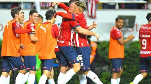 Destapan nombre del jugador de Chivas con el que Santiago Ormeño perdió su lugar para el Torneo Clausura 2023
