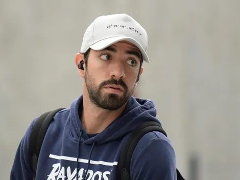 El triste presente de Rodolfo Pizarro con el AEK de Matías Almeyda
