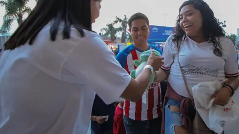 Lleva un juguete que no use batería, ni sea bélico y entrégalo en los accesos del Estadio Jalisco