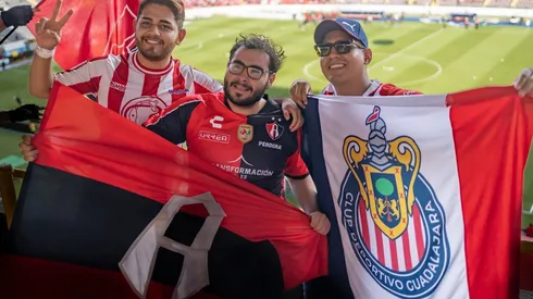 Las aficiones de Chivas y Atlas se reencuentran este martes en el Jalisco