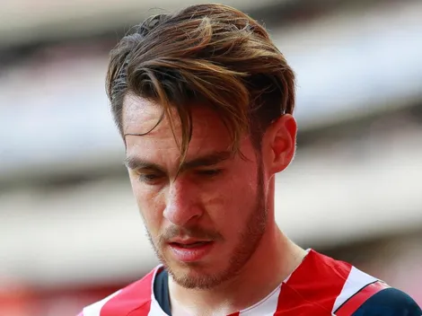 Reaparece Canelo Angulo con Chivas a pesar de su despedida