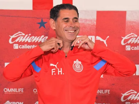 Carlos Hermosillo ríe de Fernando Hierro