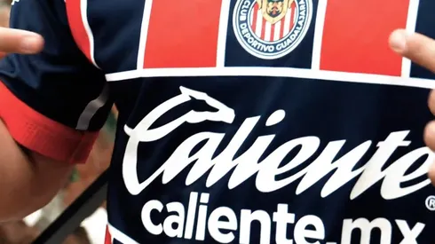 La marca que viste al Rebaño Sagrado compartió unas imágenes polémicas del jersey alternativo