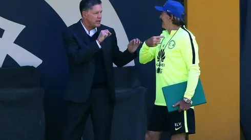 Ricardo La Volpe silenció por completo la crítica que le hizo el también extricolor Ricardo Peláez