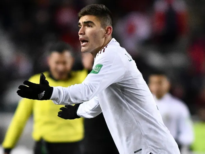 Lo que pagaría Chivas por Johan Vásquez