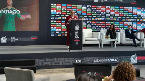 Joel Sánchez criticó la decisión de Martino de marginar a Santiago Giménez de Qatar 2022