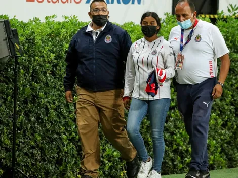 La aficionada que se metió al banquillo | Video