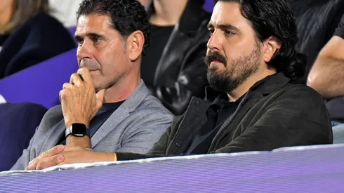 Fernando Hierro habría viajado a Europa este martes para cerrar y regresar con el entrenador de Chivas