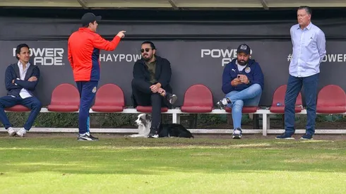 Alejandro Manzo (izquierda) llegó en octubre de 2021 a Chivas y compartió con Peláez