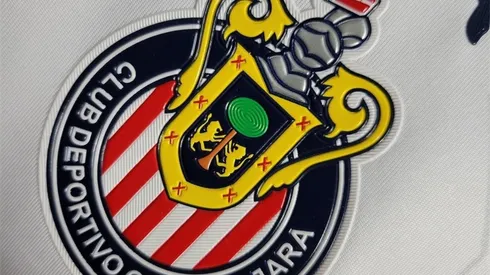 Chivas presenta fichaje de último momento