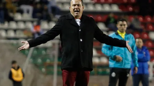 Efraín Flores reconoció que la ausencia de un verdadero delantero centro será clave para Chivas