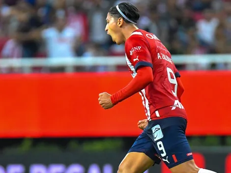 Chelo salva la honra de Chivas | Video