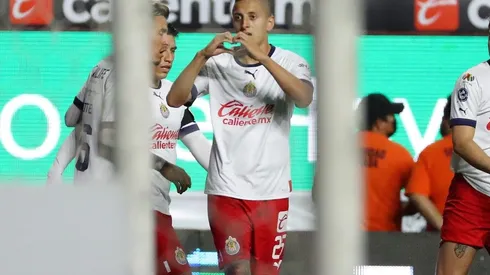 Alvarado puso en ventaja a las Chivas apenas iniciado el segundo tiempo