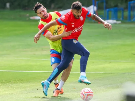 Defensor de Chivas se luce con golazo