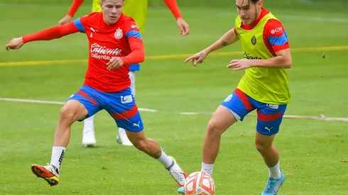 Jesús Angulo trabajó de lleno con el plantel principal y estaría de regreso a la convocatoria para debutar en este Apertura 2022