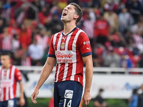 La inesperada reacción de Santiago Ormeño con fan de Chivas