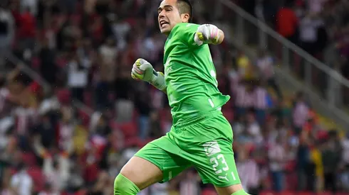 Wacho Jiménez fue de los que más celebró el gol para la segunda victoria de Chivas