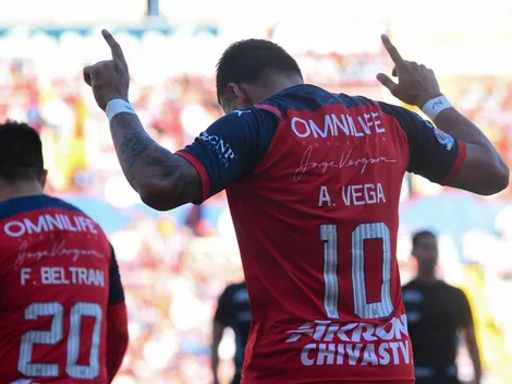 Vega no entrenó. ¿Jugará contra Rayados?