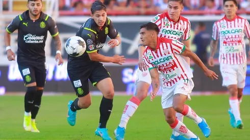 Chivas goleó 4-0 a Necaxa