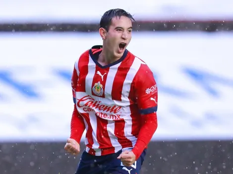 Familia de Pérez Bouquet celebra con lágrimas su primer gol