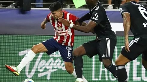 Pavel Pérez sufrió con los embates de la potente marca del francés Paul Pogba