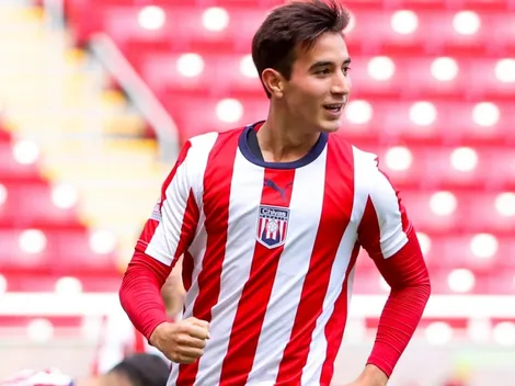 ¿Por qué relegaron a Pérez Bouquet de Chivas?