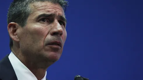 Eduardo de la Torre cuestionó a la directiva de las Chivas por su búsqueda de un delantero en el mercado mexicano