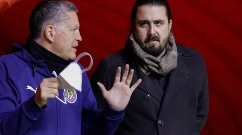 La directiva de Chivas tiene el compromiso de fichar a Orbelín Pineda, pero exigen a otro refuerzo