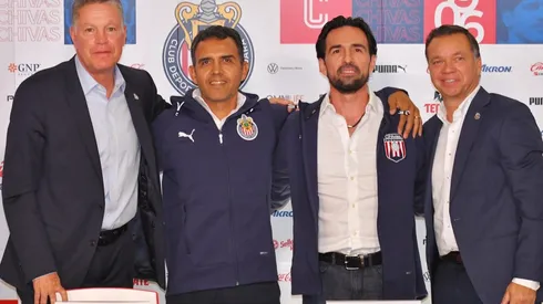 Anuncian movimientos de entrenadores en Chivas